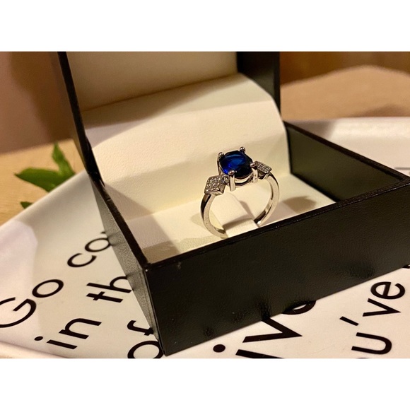 Two Beautiful Gemstone Rings - Picture 7 of 7